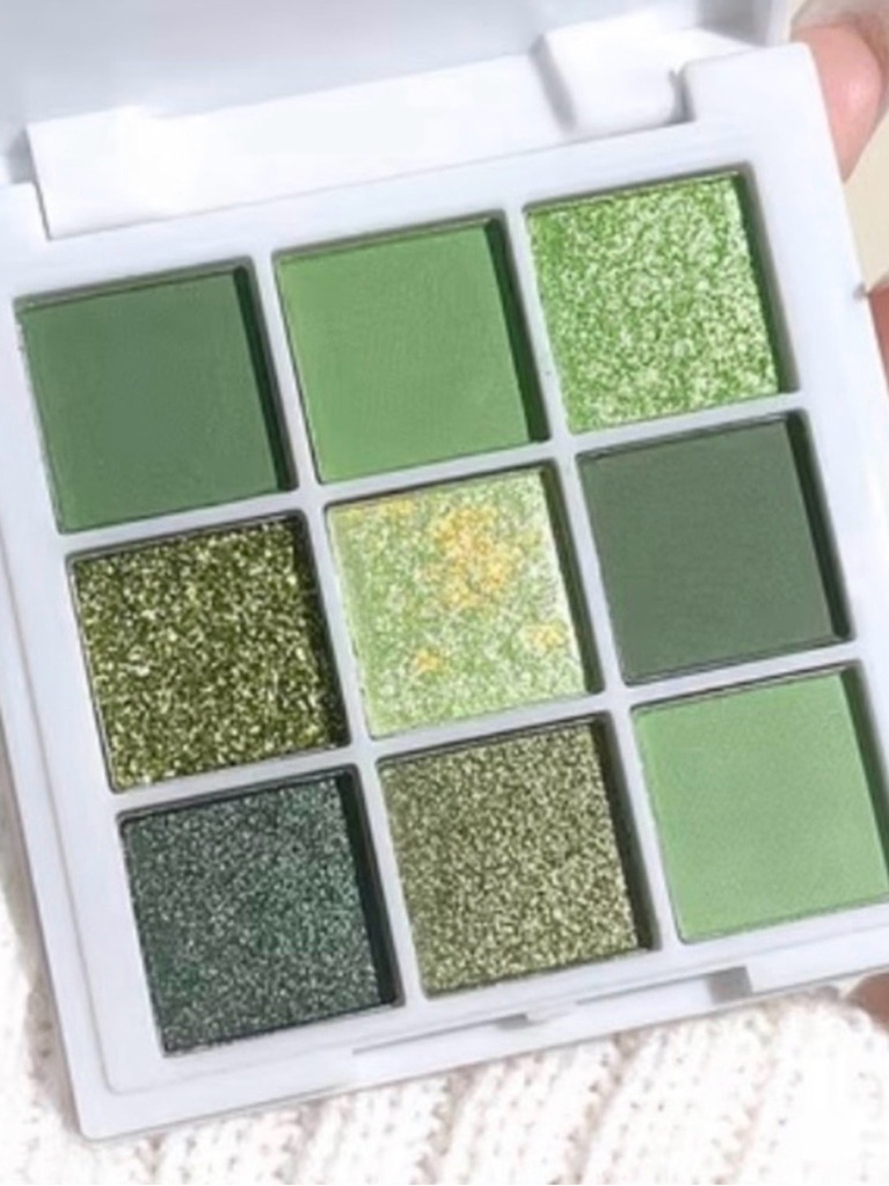 Green Eyeshadow Palette Matte Shimmer Glitter 9 Colors Small New - Picture 7 of 7